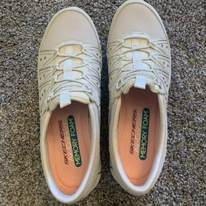 Skechers Women's Gratis-Dreaminess Sneaker 7.5